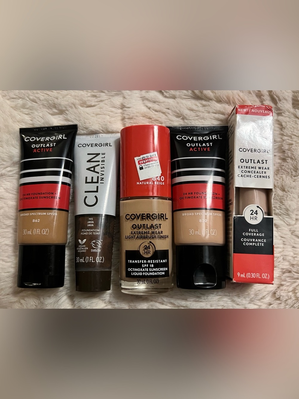 COVERGIRL Outlast Foundation Trio with Red Cap - Natural Beige Shade